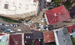 İstanbul'da felaket tablosu: 84 yılın en büyük yağışı sonrası okullar yarın da tatil edildi!