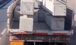 Eskişehir Çevreyolu’nda Tonluk Beton Bloklar Tehlike Saçtı