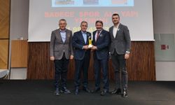 Eskişehir’de Gençliğe ve Spora Tam Destek: Hasan Kalın Ödülünü Camiası Adına Aldı