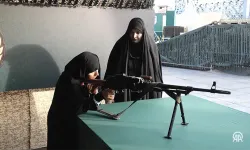 İran'da Sivillere Askeri Eğitim: Silah Kullanmayı Öğreniyorlar