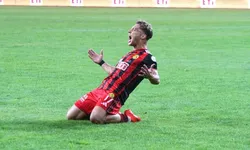 Kulet Sağ Bekte Görev Yaptı