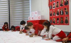 Miniklerden "2026 Eskişehir Yılı"na Özel 26 Metrelik Cumhuriyet Tuvali!