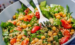 Uzun süre tok tutan salata tarifi: Hem hafif hem besleyici