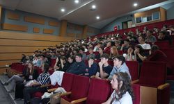Genç Büyüteç Altında: Liseliler Gezegenin Geleceği İçin Bir Araya Geldi!