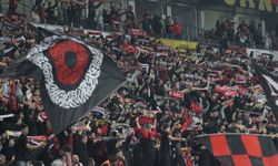 Tribünler Şapcı’yı Islıkladı