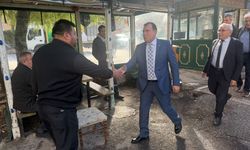 Ayhan Sezer ve MHP heyeti taksici esnafıyla bir araya geldi