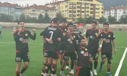 Eskişehirspor Akşehir'de ilk yarıyı Hasan Kaya'nın golleriyle önde kapattı