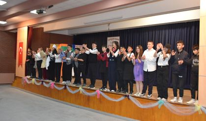 İnönü’de "Türkçem Eyvah" tiyatro oyunu sahnelendi