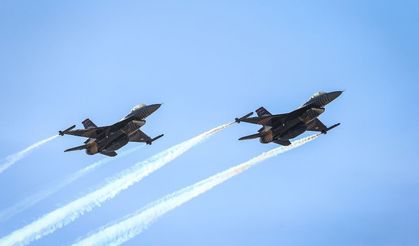 SOLOTÜRK 10. Sivrihisar Hava Gösterileri'nde uçuş yaptı