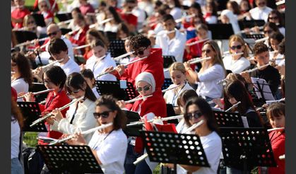 BAÜN Necatibey Eğitim Fakültesi Müzik Öğretmenliği Öğrencileri ve Mezunları Rekor Denemesinde Yer Aldı