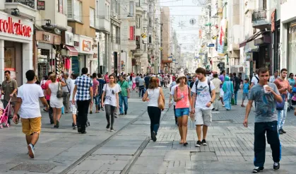 Türkiye'de Çocukların Oranı Azaldı, Yaşlılar Zirvede