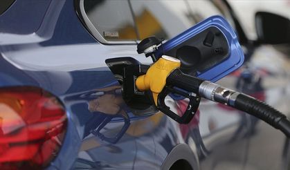 Akaryakıtta Zam Yağmuru Dinmiyor: Cumartesi Günü Benzine Kaç TL Zam Gelecek?