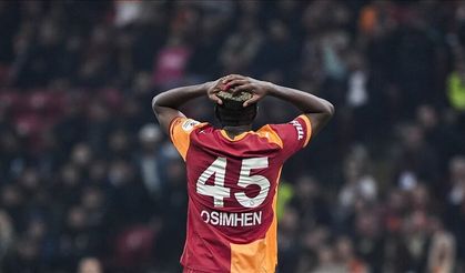 Son Dakika: Victor Osimhen Ameliyata Alındı! Sahalardan Ne Kadar Uzak Kalacak?
