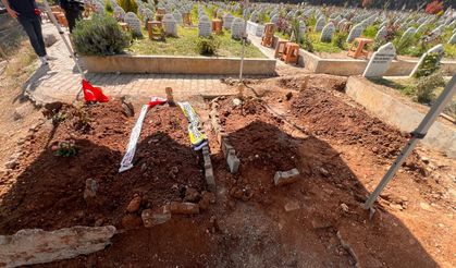 Saldırıda Ölen Dört Sınıf Arkadaşı Yan Yana Defnedildi