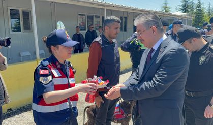 Vali Yılmaz sürücülerle bayramlaştı!