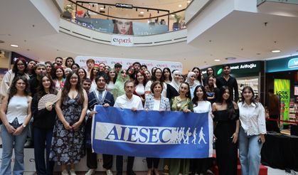 Eskişehir’de uluslararası kültür buluşması: Ünlüce ve Ataç Kültür Panayırı’nda gençlerle bir araya geldi