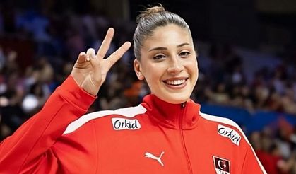 Milli Yıldız İlkin Aydın'ı Çıldırtan Soru: Tek Kelime Söyledi, Röportajı Terk Etti!