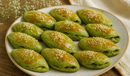 Çay Saatleri İçin Nefis ve Pratik Ispanaklı Labneli Poğaça Tarifi