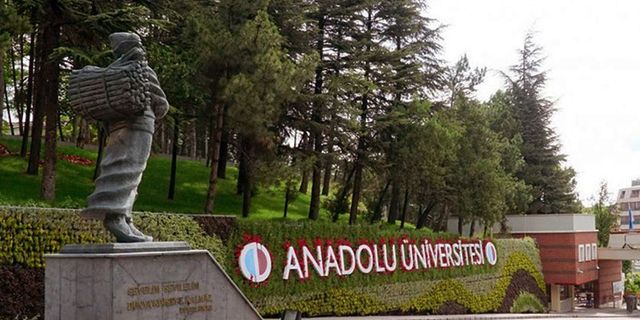 Anadolu'da Akademik Başarı Ödülleri sahiplerini buluyor