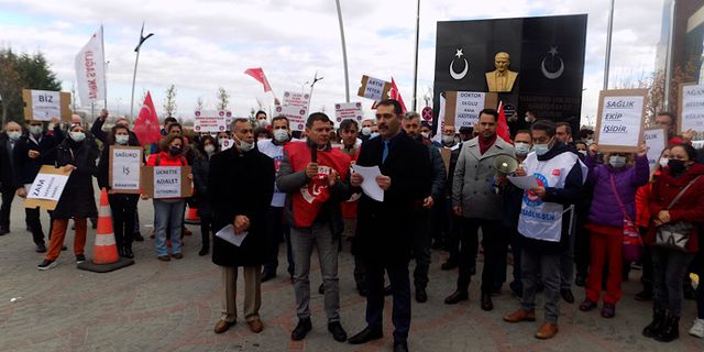 Sağlıkçılar iş bırakıyor