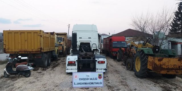 Balıkesir’de çalınan araçlar Eskişehir’de ele geçirildi