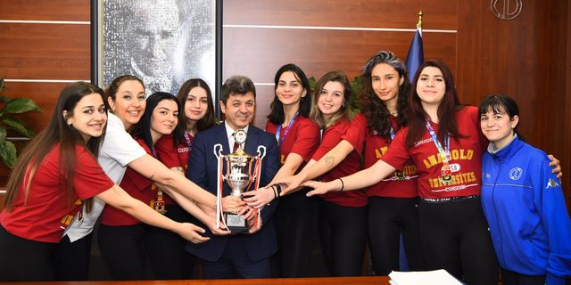 Anadolu Üniversitesi Kadın Voleybol Takımı Süper Lige çok yakın