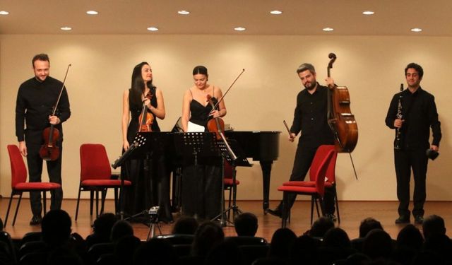 Oda müziğinde Semplice Quartet grubu sahne aldı