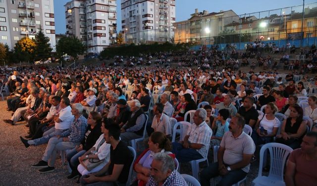 Deyiş ve türküler eşliğinde anıldılar