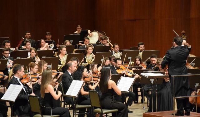 A.Ü Senfoni Orkestrası konser sezonuna başladı