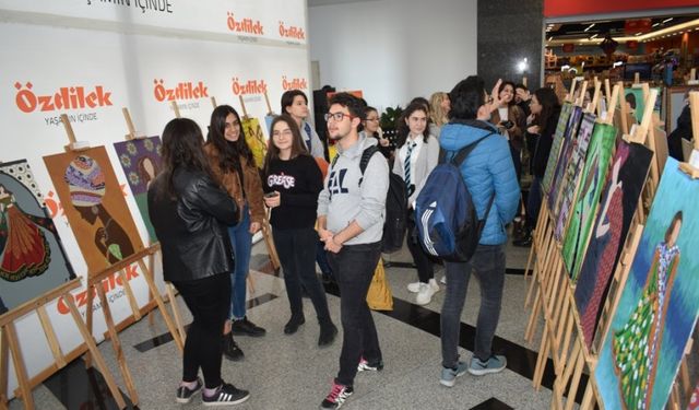 Anadolu Lisesi yılsonu sergisi