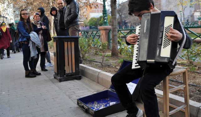 Küçük ellerin  büyük hayali