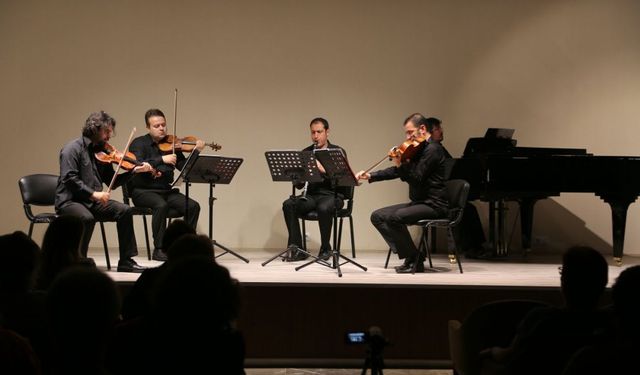 Oda Müziği Konserleri  mest etmeyi sürdürdü