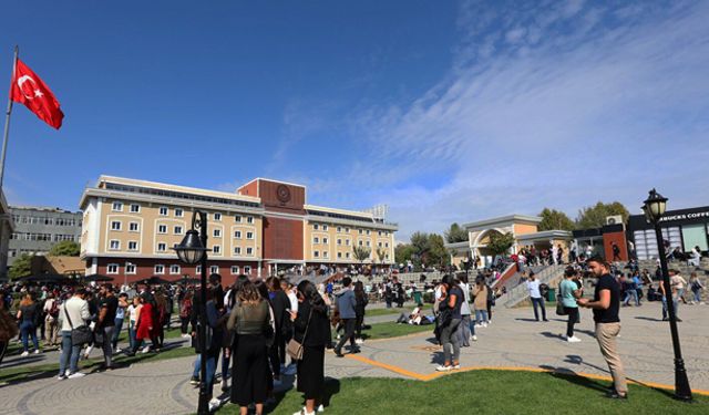 İstanbul Aydın Üniversitesi 70 Öğretim Üyesi alıyor