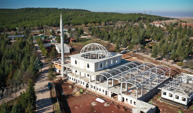 Asri Mezarlık’ta cami yapımı devam ediyor