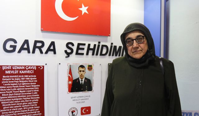 Şehit annesini oğlunun adının verildiği kütüphanenin açılışında gözyaşlarına boğuldu