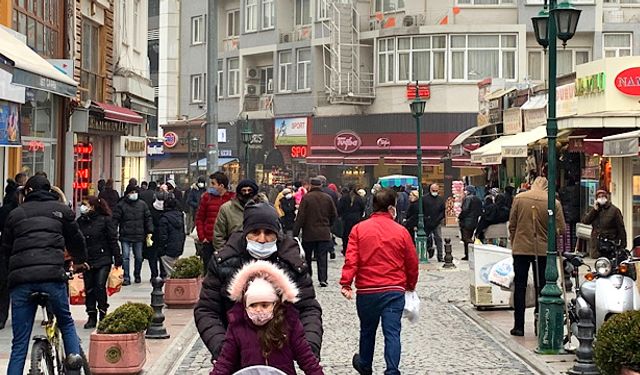 Vatandaşlar soğuk hava ve artan vakalara aldırış etmedi