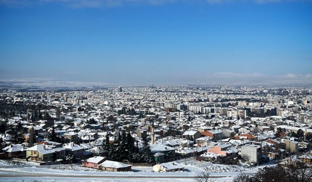 Gökyüzünün maviliği beyaz örtüyle buluştu