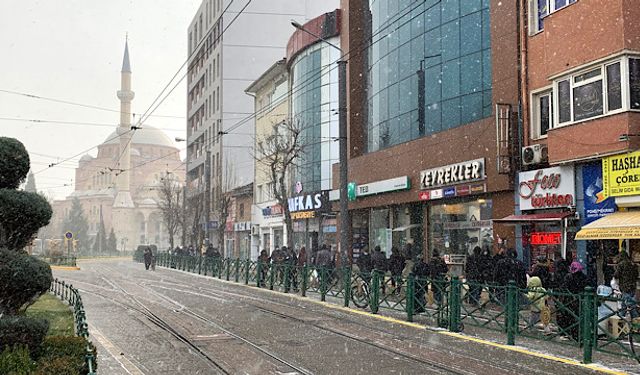 Eskişehir’de kar yağışı başladı