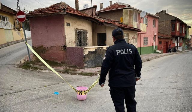 Ablasını boğazını keserek öldüren zanlı hâkim karşısında