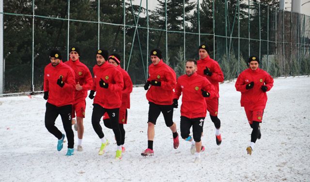 Eskişehirspor iki günlük iznin ardından antrenmanlara başladı