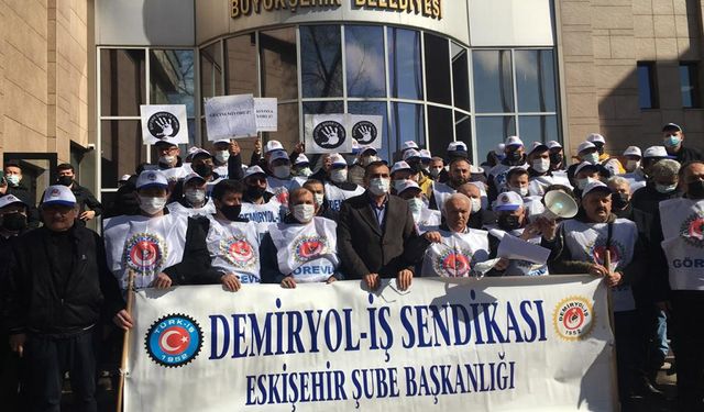 ESTRAM işçileri belediyeyi protesto etti