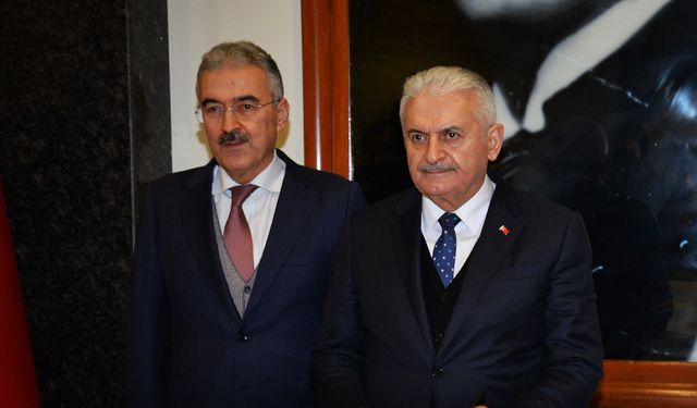 Binali Yıldırım Eskişehir Valisi Ayyıldız’ı ziyaret etti