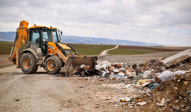 Tepebaşı’nda hafriyat temizliği