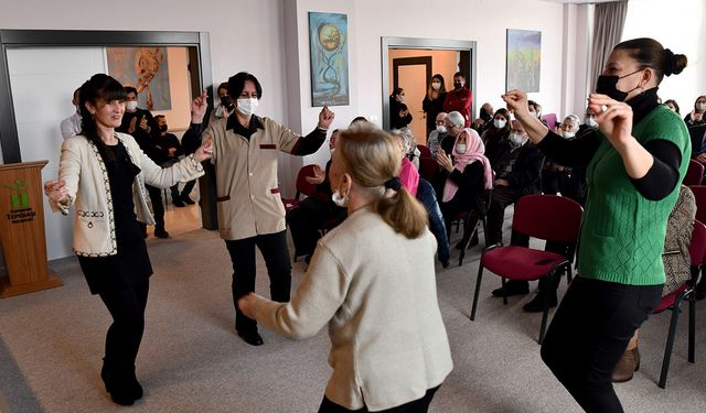 Yaşlı vatandaşlar için özel eğlence