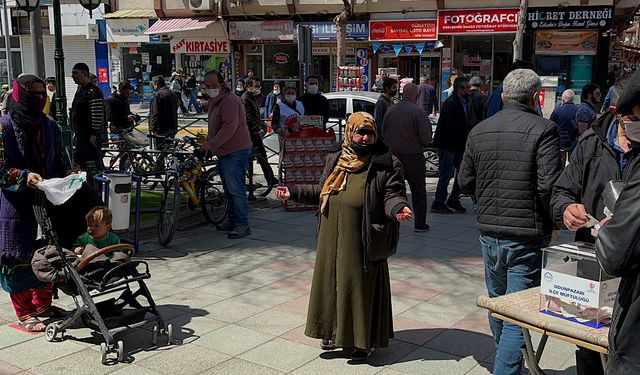 Ramazan ayında cami çıkışlarında dilenciler arttı