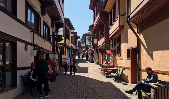 Tarihi bölge eski yoğun günlerine dönmeye başladı