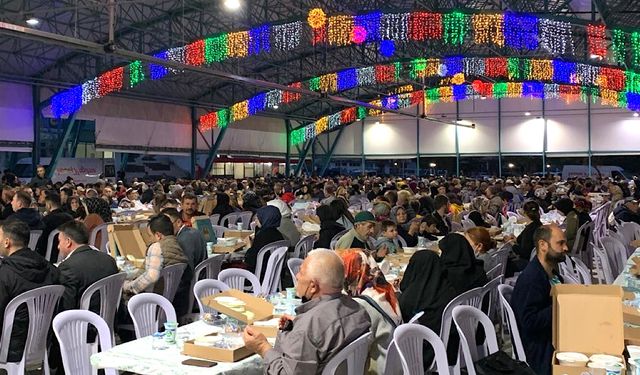 İnönü'de 3 bin vatandaş iftar programında buluştu