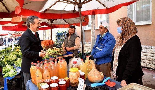 Başkan Ataç’tan pazar ziyareti