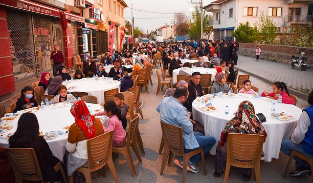 Tepebaşı'nda Ramazan sevinci sürüyor