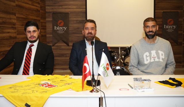 Başkan Şimşek ve kaptan Sezgin Coşkun lise öğrencileriyle bir araya geldi